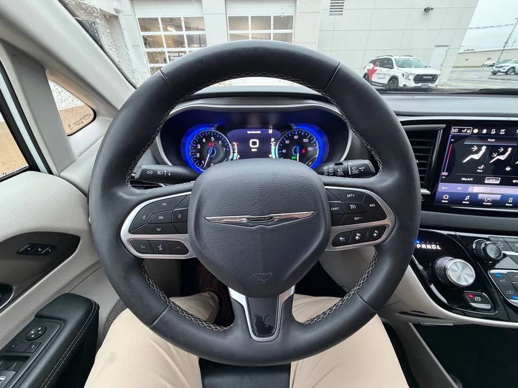 Used 2024 White Chrysler Touring L image 12