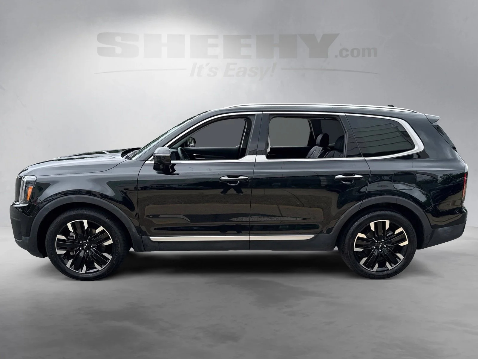 Used 2025 Black Kia SX-Prestige image 16