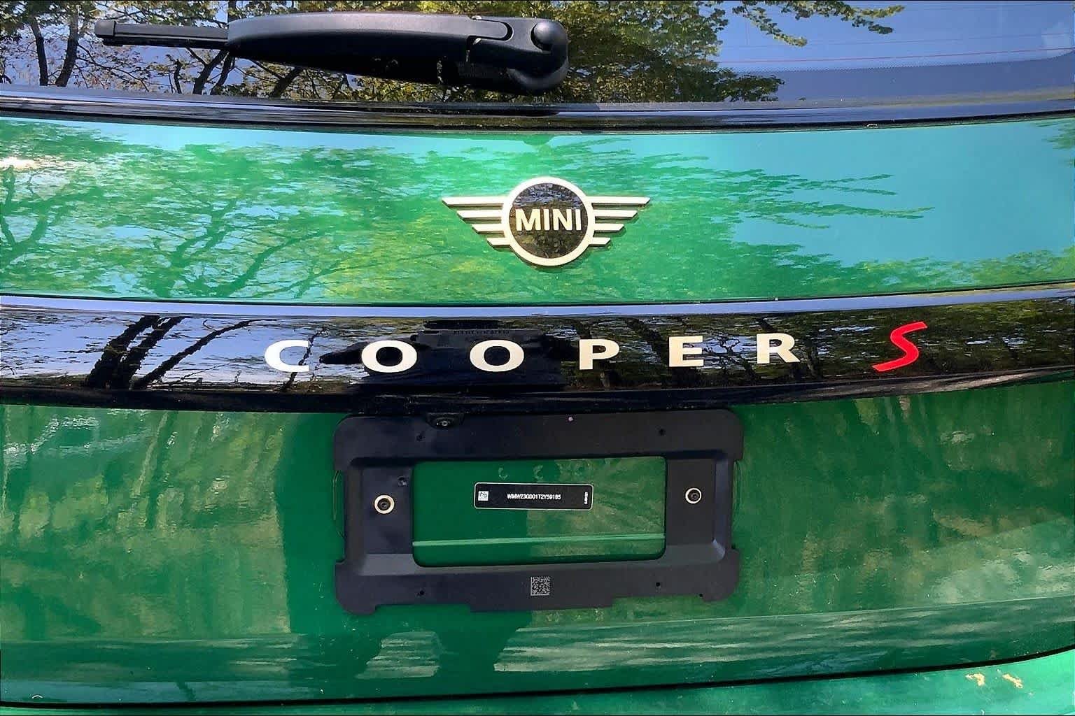 New 2026 British Racing Green IV Metallic MINI Signature Plus image 15