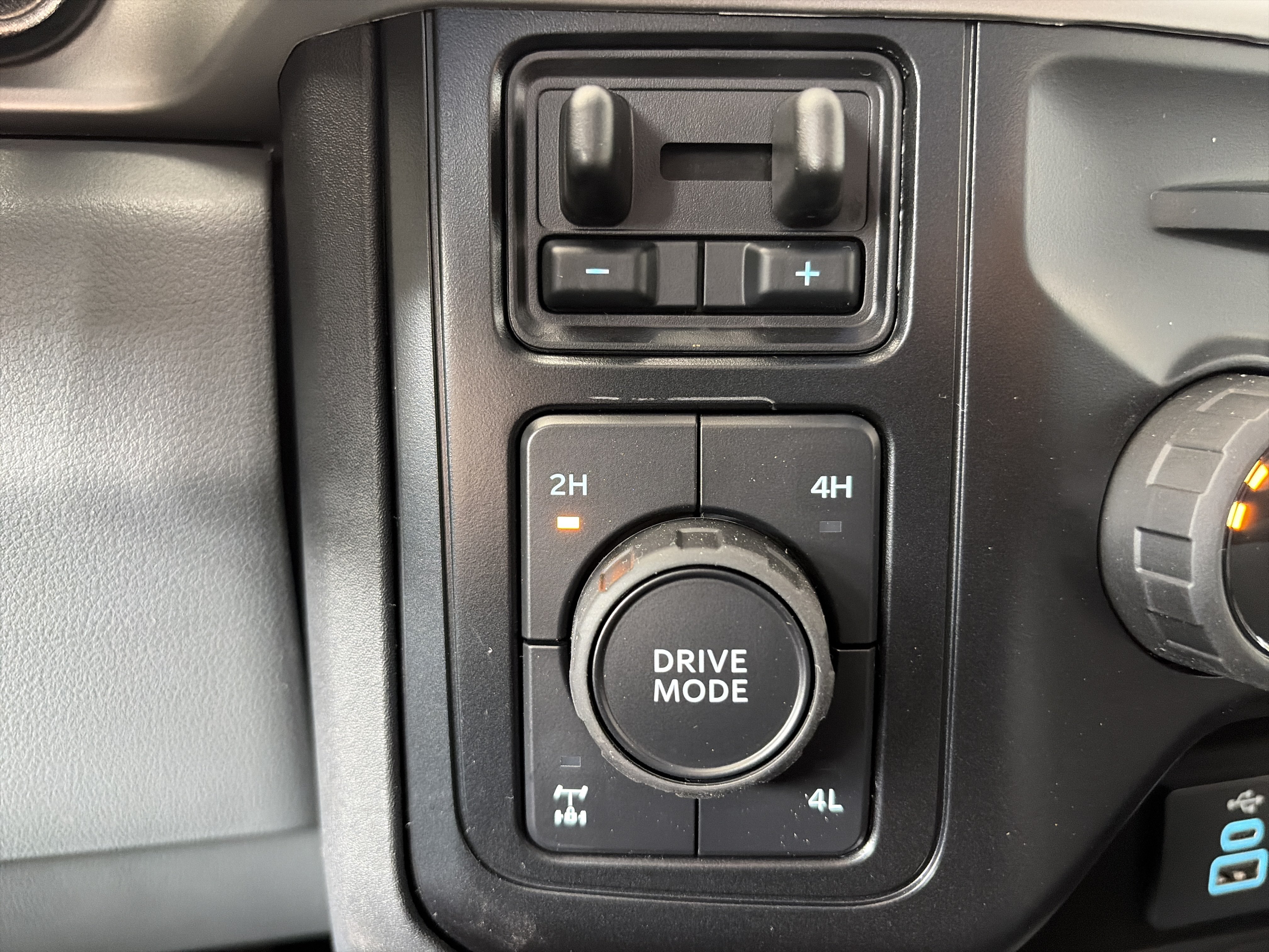 New 2026 Oxford White Ford F-350® XL image 22