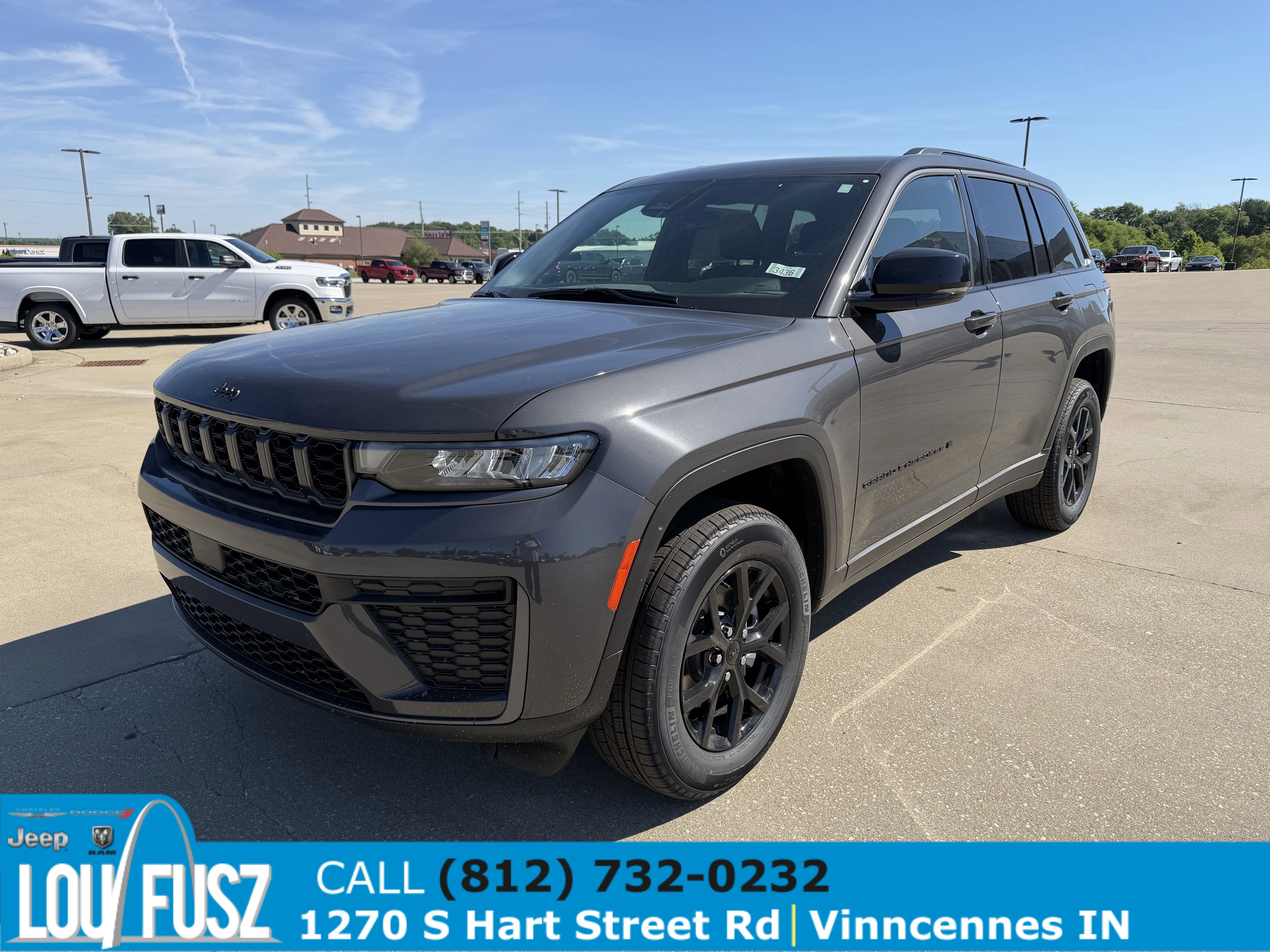 New 2026 Baltic Gray Metallic Clear-Coat Exterior Paint Jeep Laredo Altitude image 3