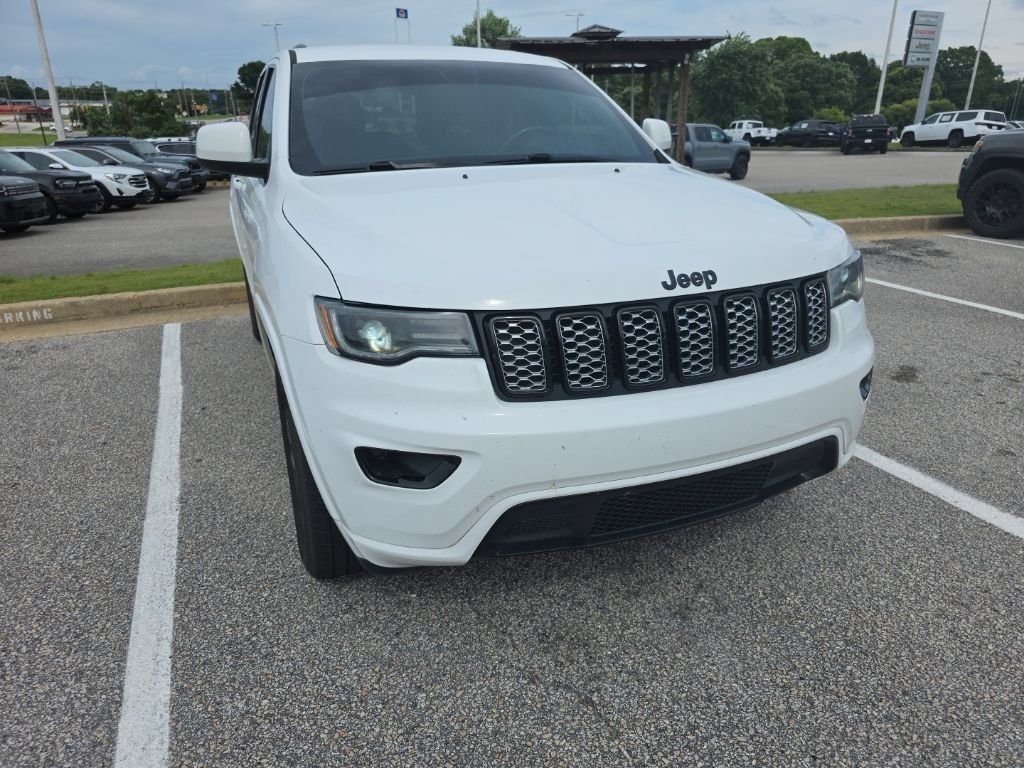 Used 2021 White Jeep Laredo X image 11
