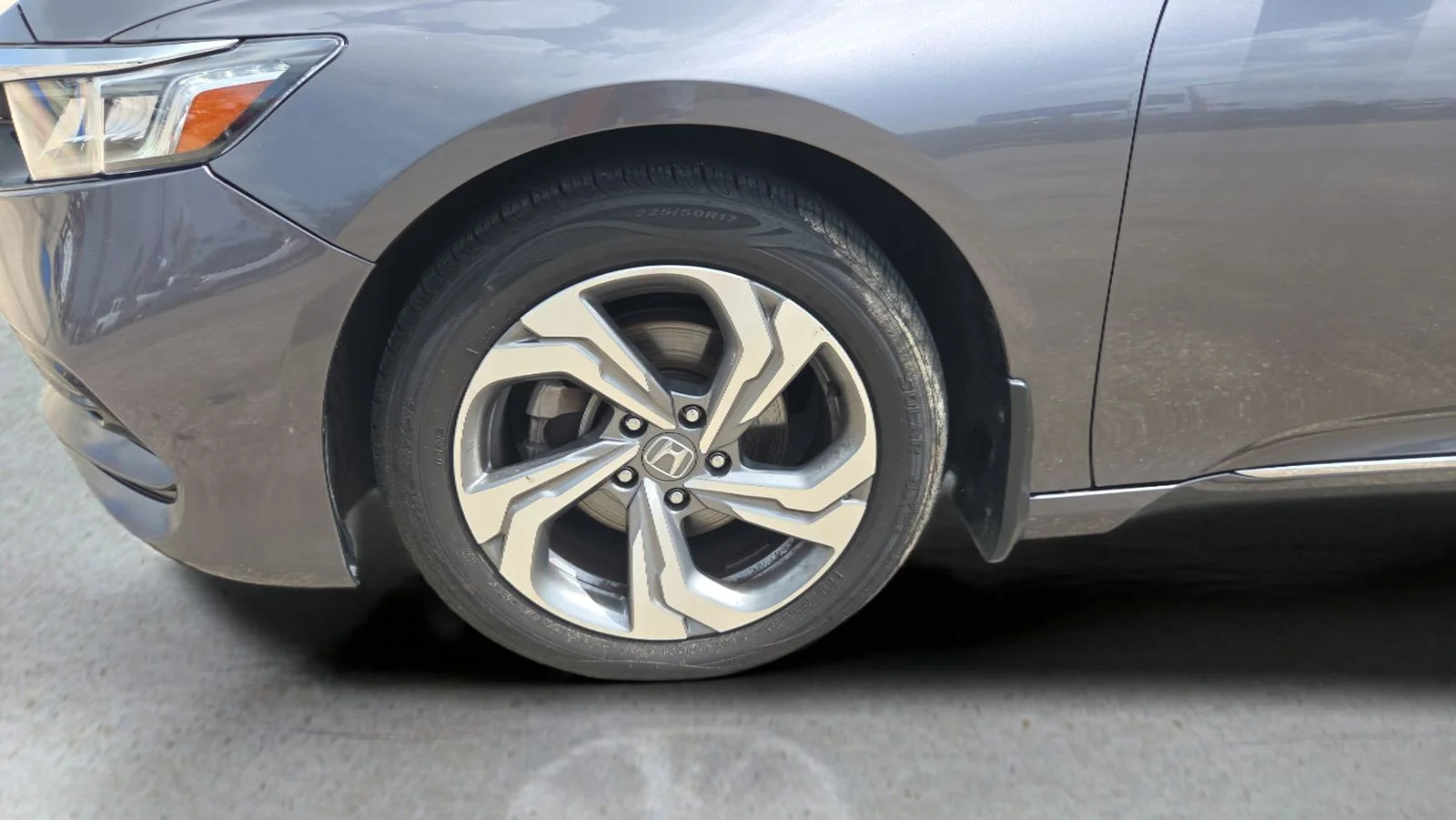 Used 2018 Gray Honda EX-L image 16