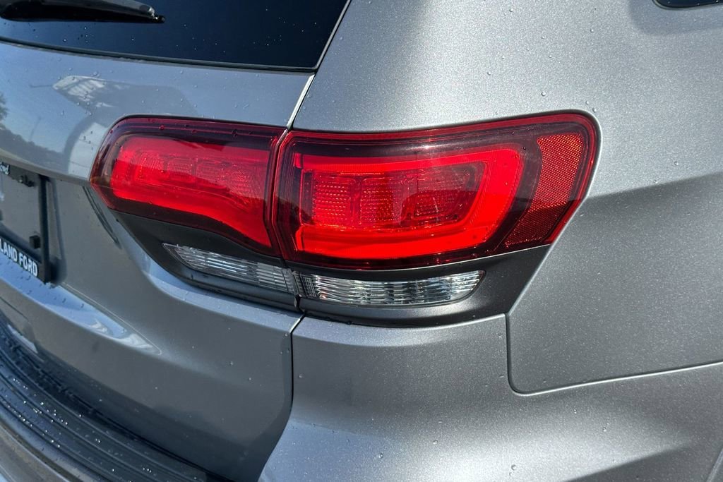 Used 2018 Silver Jeep High Altitude image 5