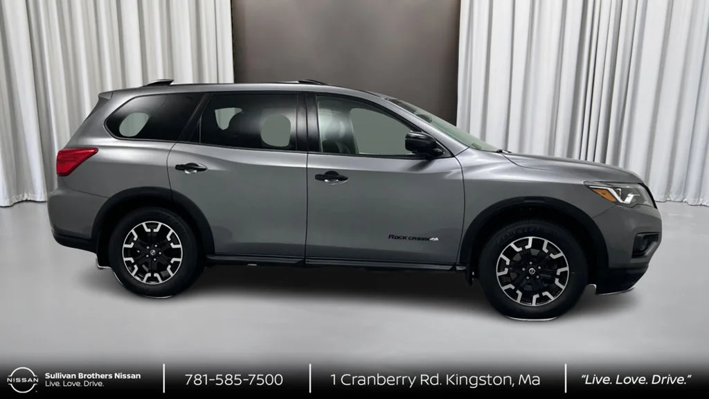 Certified Used 2020 Gray Nissan SL image 4