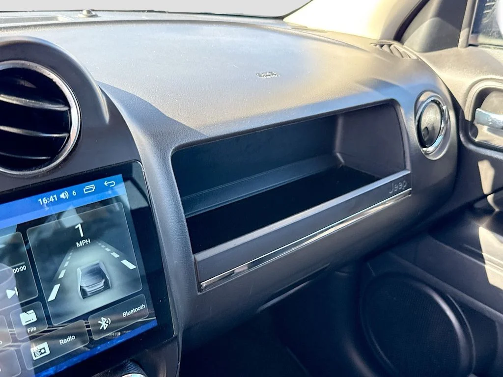 Used 2016 Gray Jeep Latitude image 18