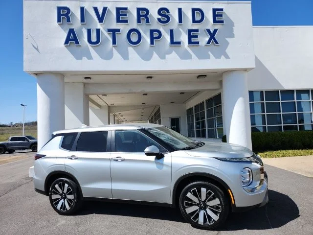 2025 Mitsubishi Outlander SE S-AWC's photo