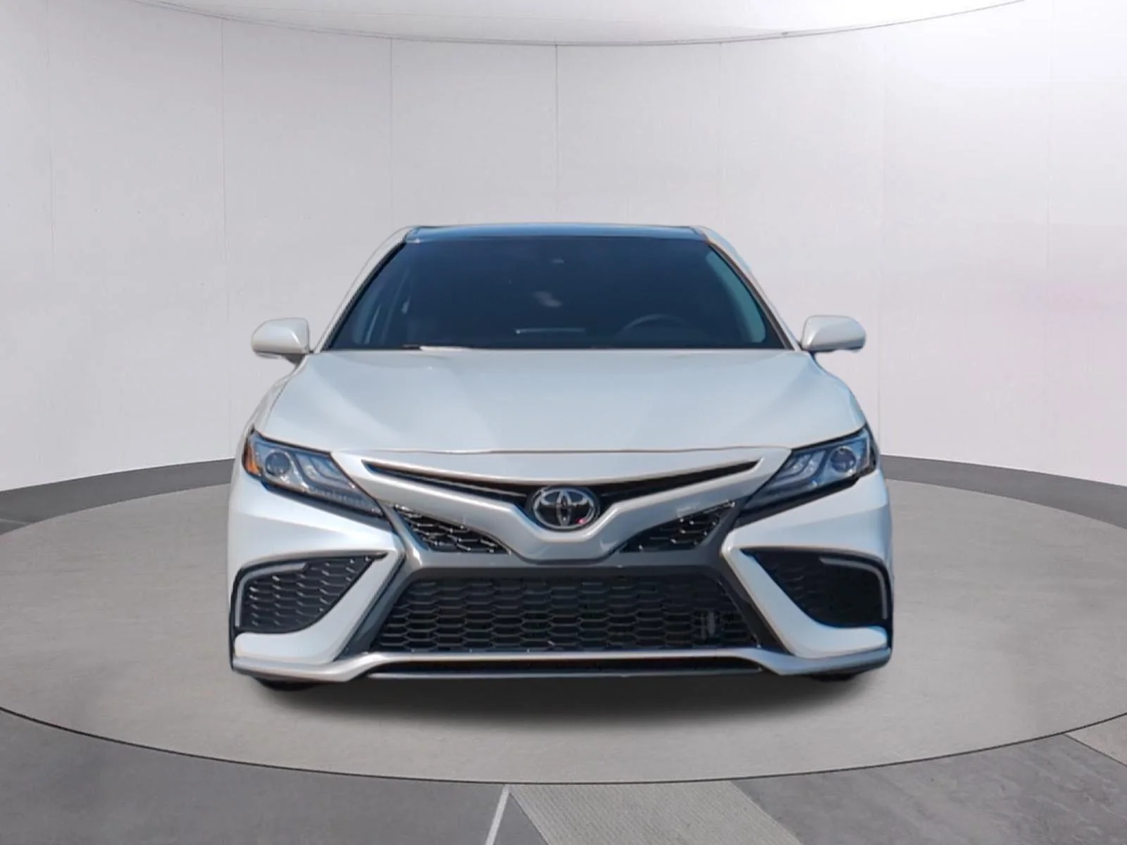 Used 2023 Wind Chill Pearl Toyota XSE image 10