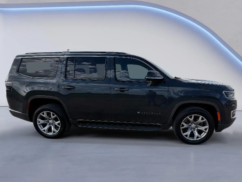 Used 2022 Baltic Gray Metallic Clearcoat Jeep Series I image 12