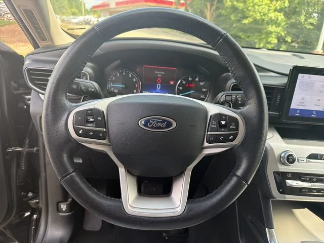 Used 2020 Black Ford XLT image 7