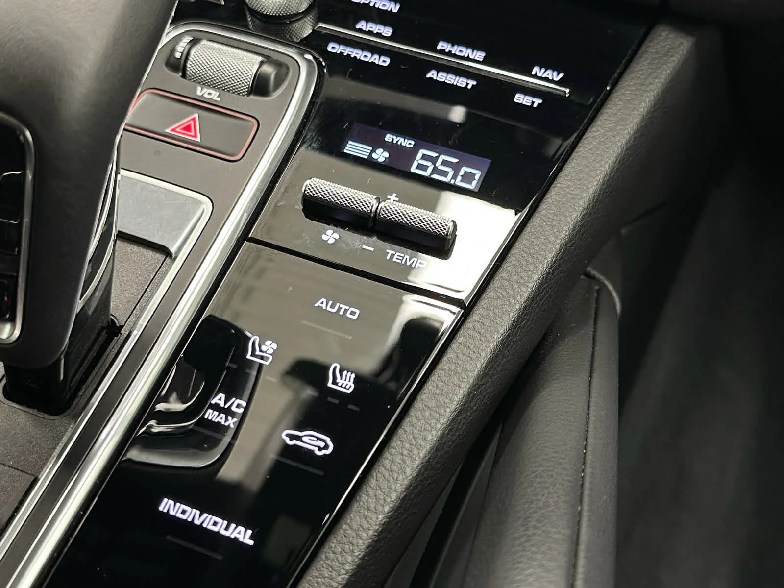 Used 2021 White Porsche  image 31