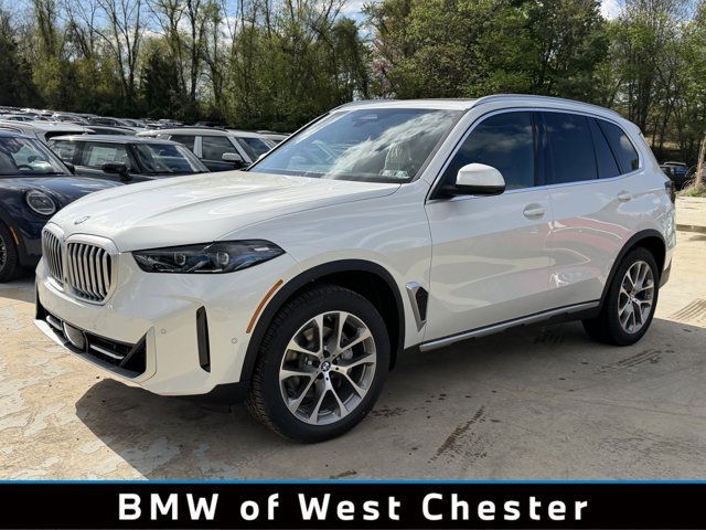 New 2026 Mineral White Metallic BMW xDrive40i image 1