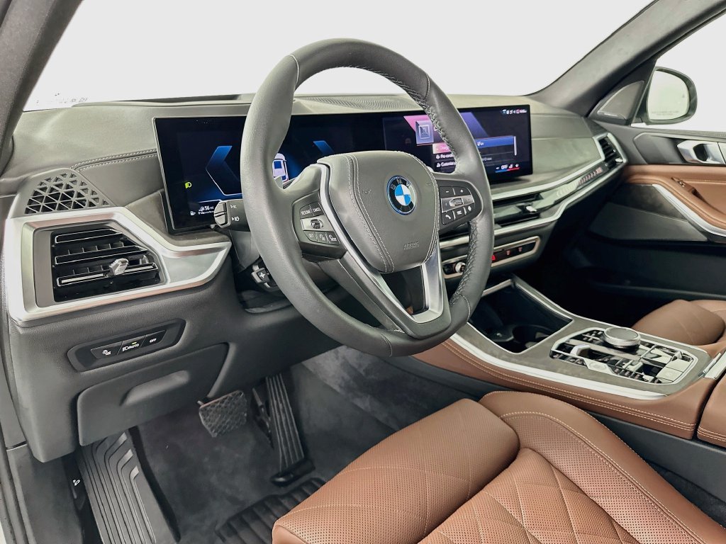 Used 2026 White Metallic BMW xDrive50e image 9