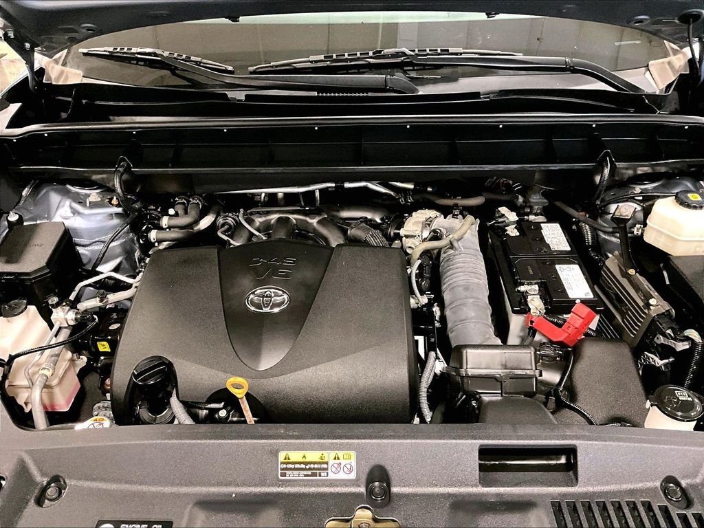 Used 2020  Toyota XLE image 31