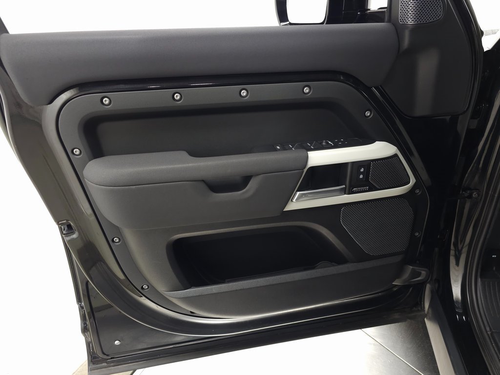 2023 LAND ROVER DEFENDER - Image 13