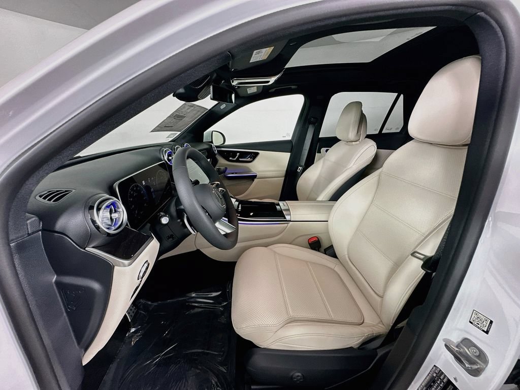 New 2027 MANUFAKTUR Moonlight White Metallic Mercedes-Benz GLC 350e image 56