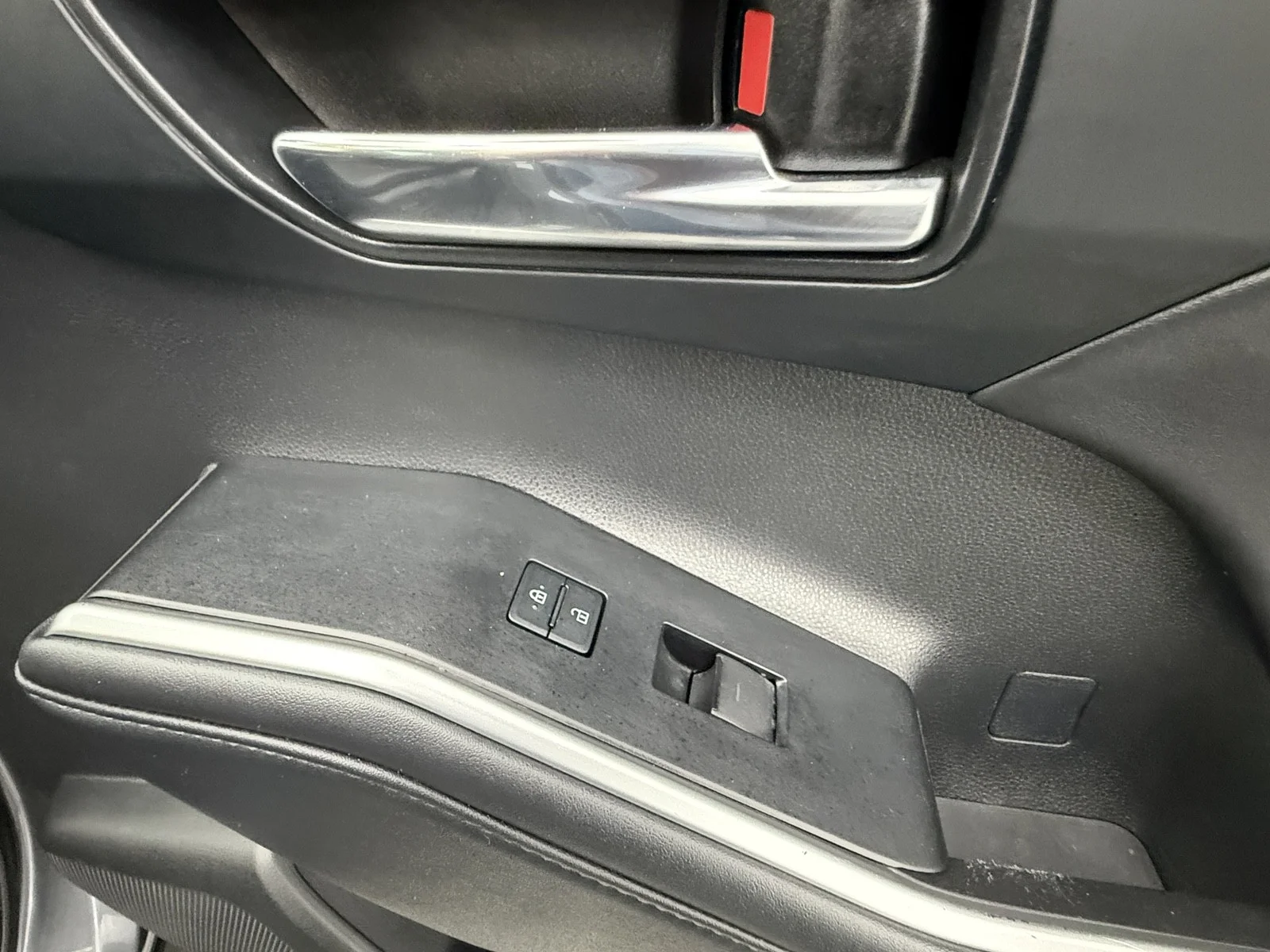 Used 2022 Magnetic Gray Metallic Toyota Hybrid XLE AWD image 50