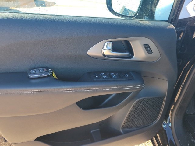 Used 2025 Black Chrysler Select image 16