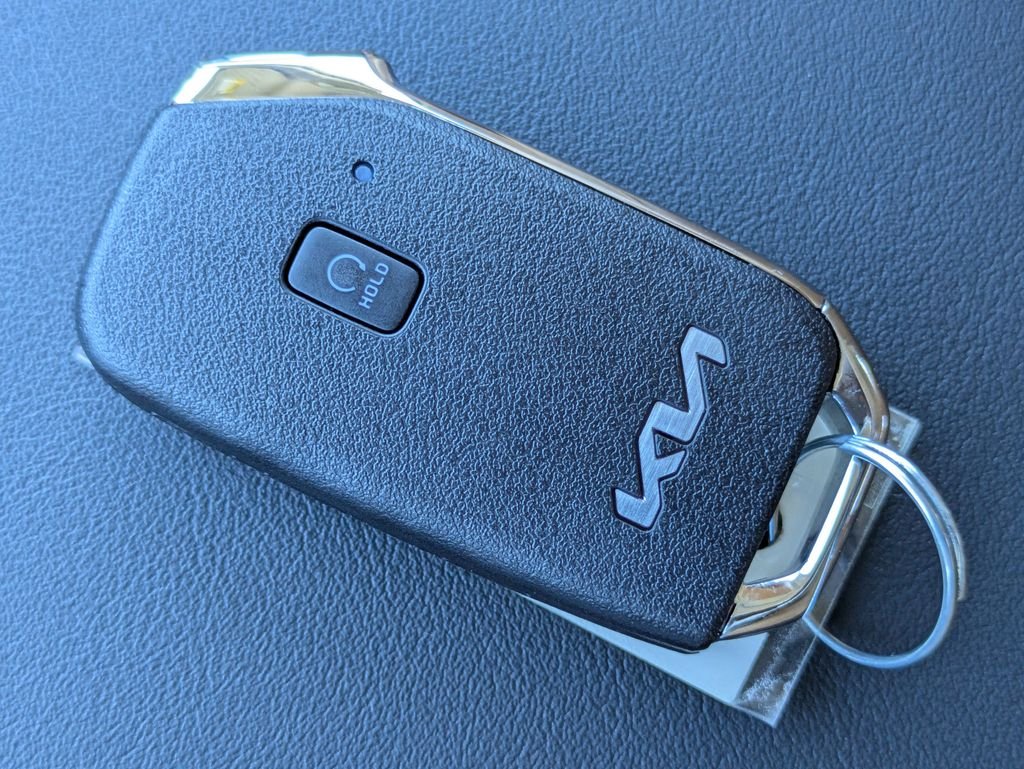 New 2026 Ceramic Silver Kia SX image 30