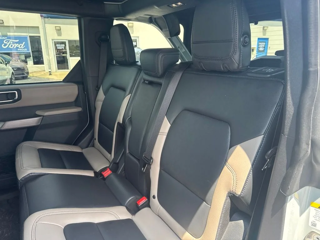 Used 2023 Gray Ford Wildtrak image 31
