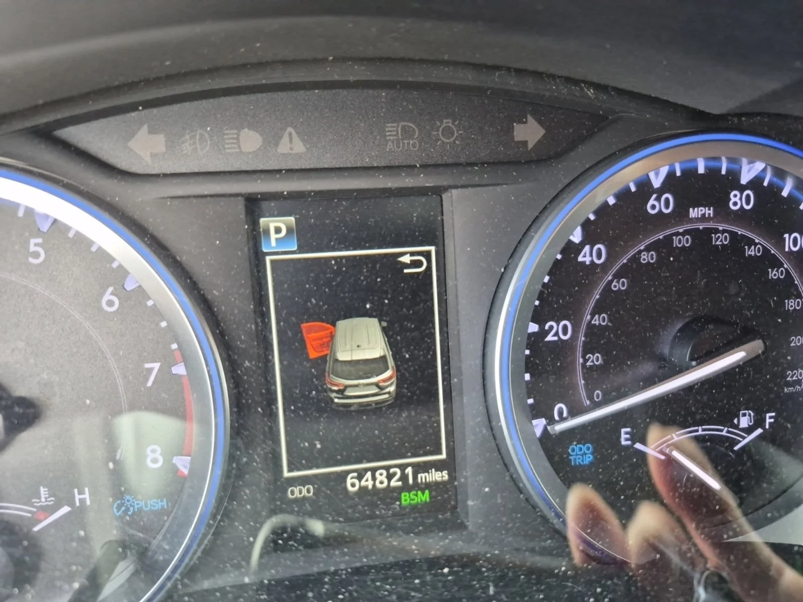 Used 2019 Silver Toyota XLE image 7