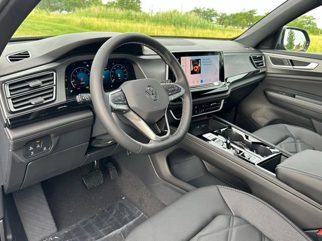 New 2026 Silver Mist Metallic Volkswagen 2.0T SE w/Technology image 34