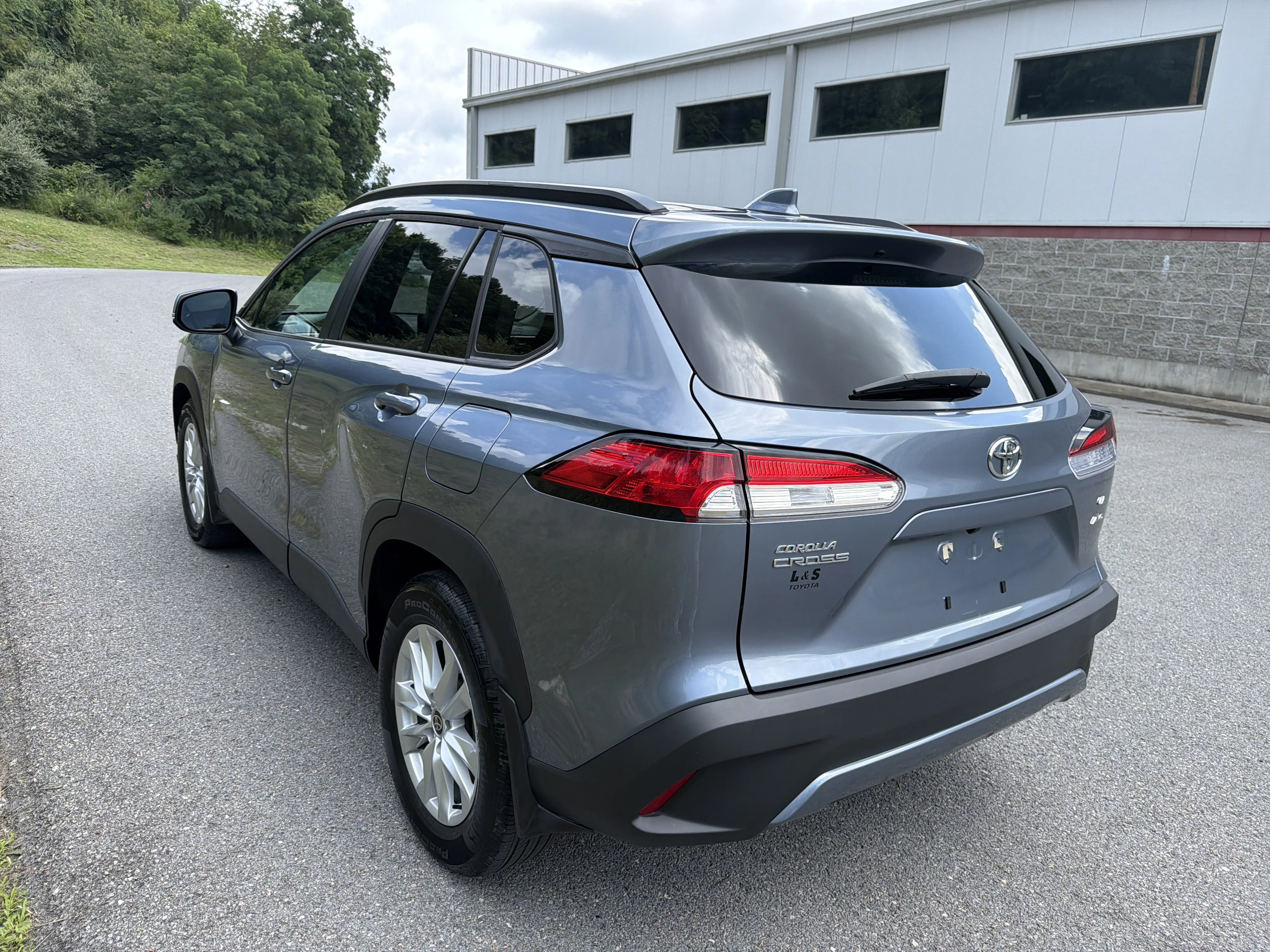 Used 2023 Celestite Toyota LE image 5