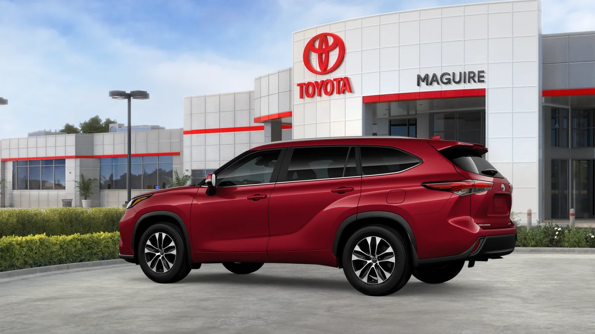 New 2026 Ruby Flare Pearl Toyota XLE image 18