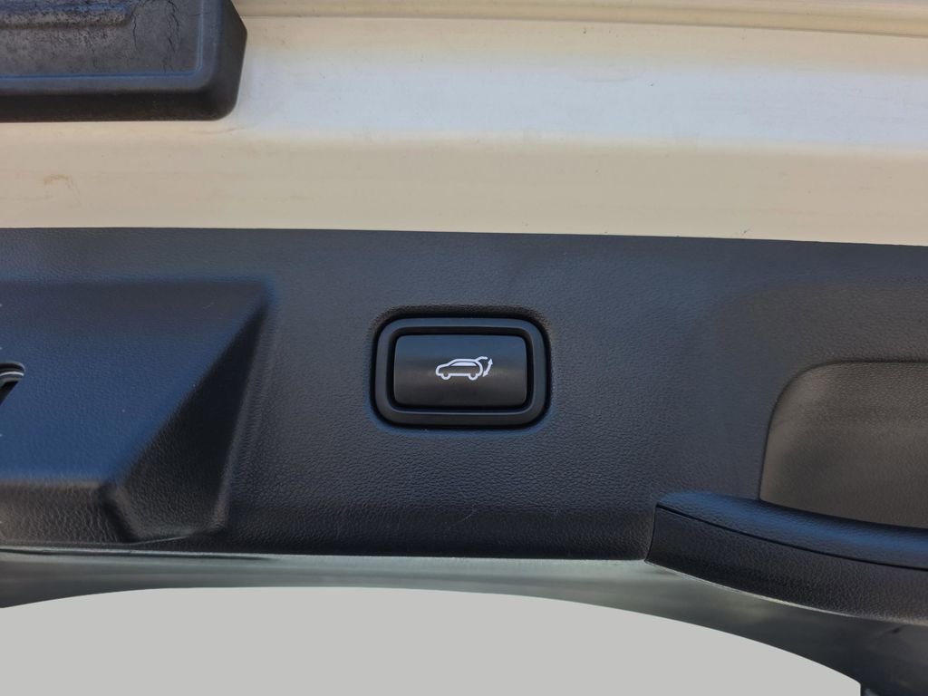 Used 2022 Quartz White Hyundai SEL image 31