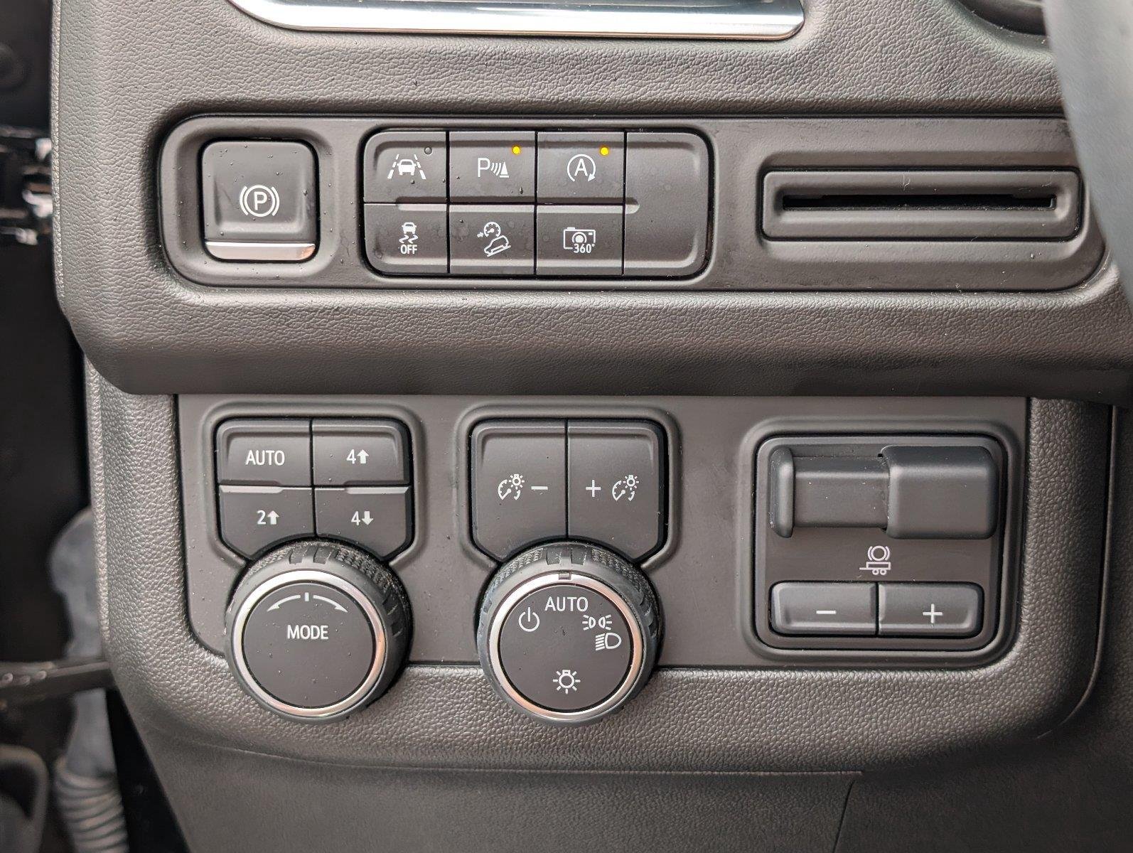 Used 2024 Black Chevrolet Z71 image 31