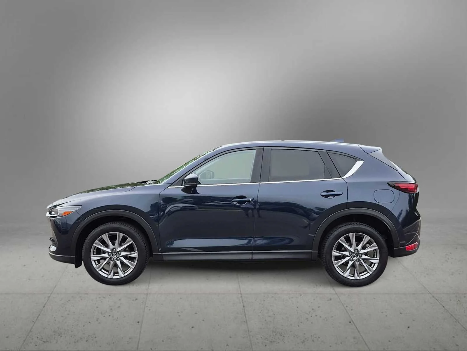 Used 2020 Deep Crystal Blue Mica Mazda Grand Touring image 5