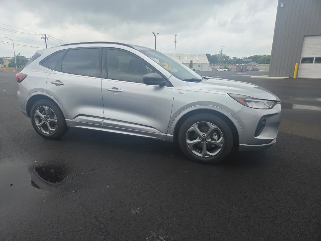 Used 2023 Silver Ford ST-Line image 16