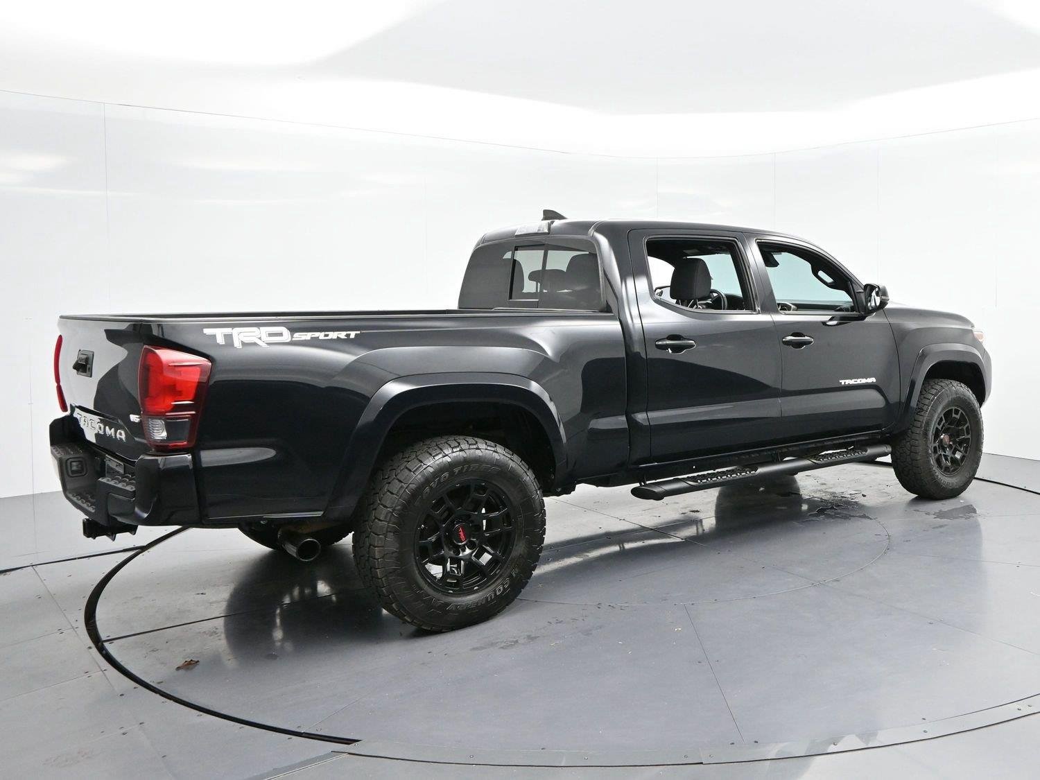 Used 2019 Midnight Black Metallic Toyota SR5 image 7