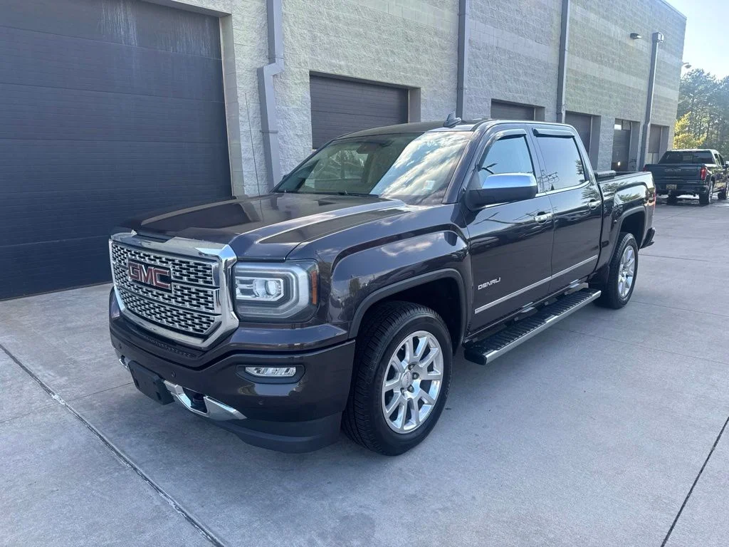 Used 2016 Silver GMC Denali image 3