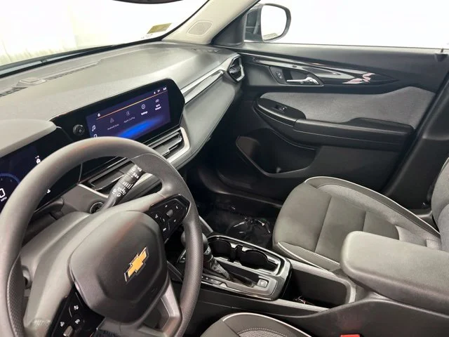 Used 2025 Black Chevrolet LT image 21