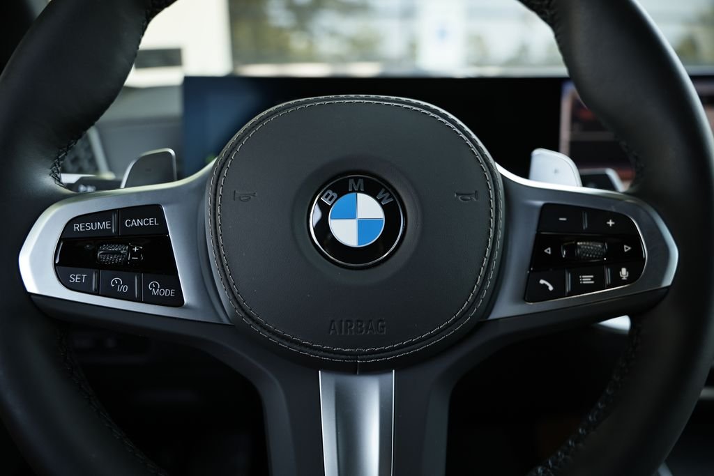 Used 2026 Tanzanite Blue II Met BMW xDrive40i image 35