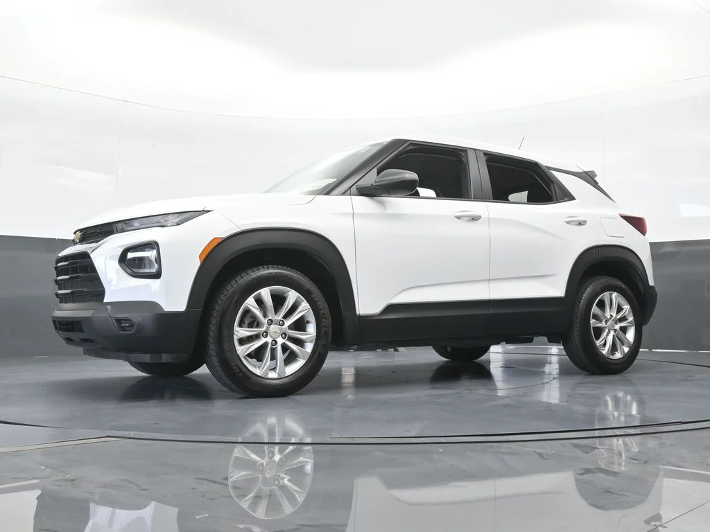 Used 2023 Summit White Chevrolet LS image 50