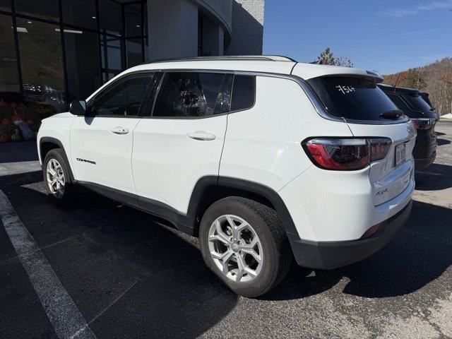 2024 Jeep Compass Latitude photo 4