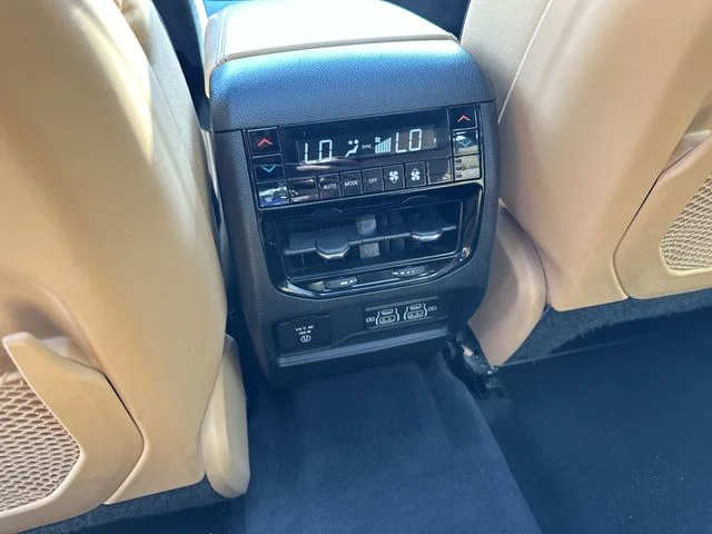 Used 2024 Silver Jeep Summit image 25