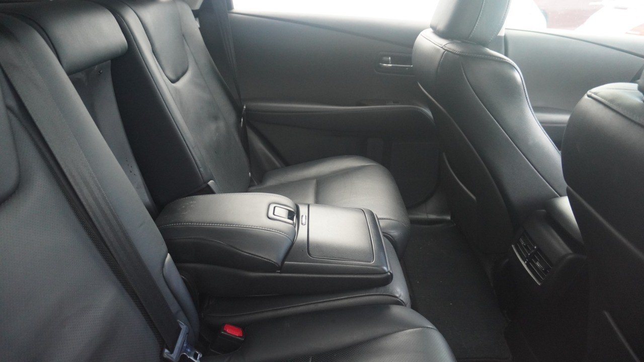 Used 2013 Silver Lexus  image 11
