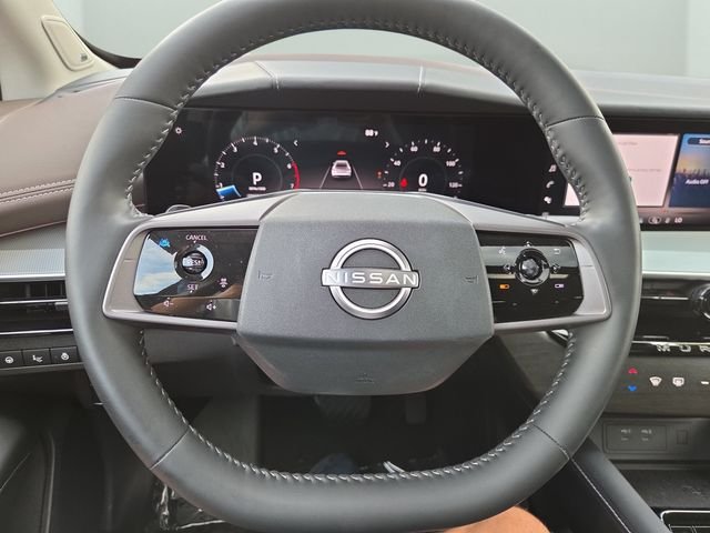 Used 2025 White Pearl Nissan Platinum image 28