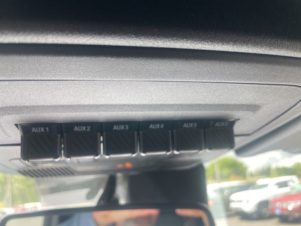 Used 2023 Velocity Blue Metallic Ford Wildtrak image 17