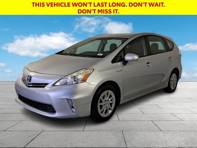 Used 2014 Silver Toyota Three image 4