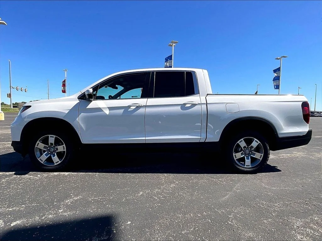 New 2026 Platinum White Pearl Honda RTL image 3