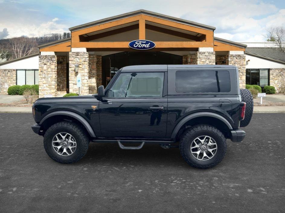 Used 2025 Shadow Black Ford Badlands image 8