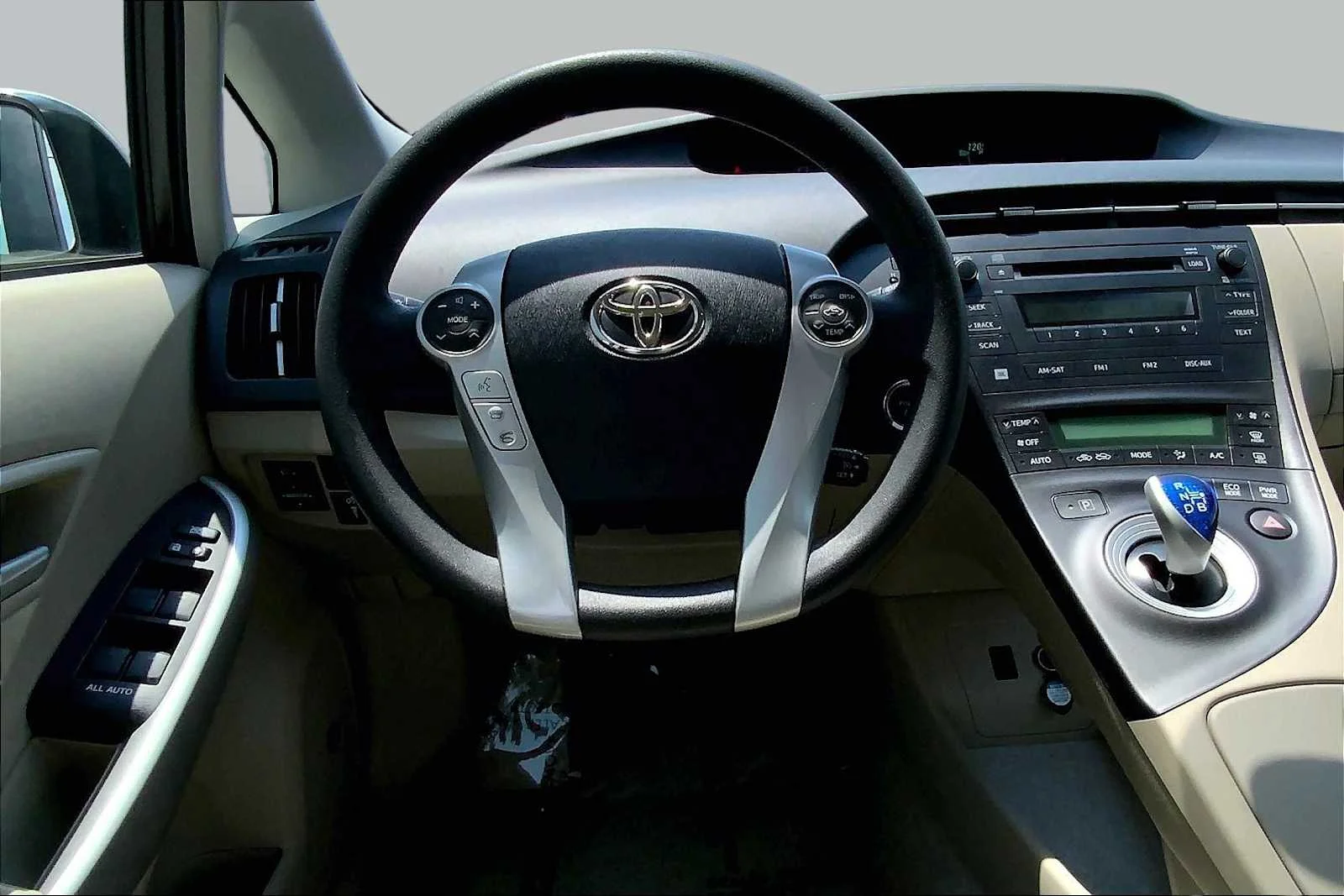 Used 2011 Blizzard Pearl Toyota III image 5