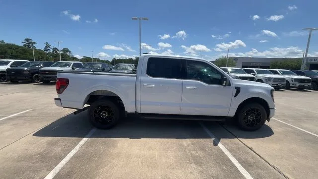 New 2026 Oxford White Ford XLT image 13