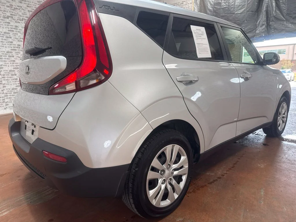 Used 2020 Sparkling Silver Kia LX image 7