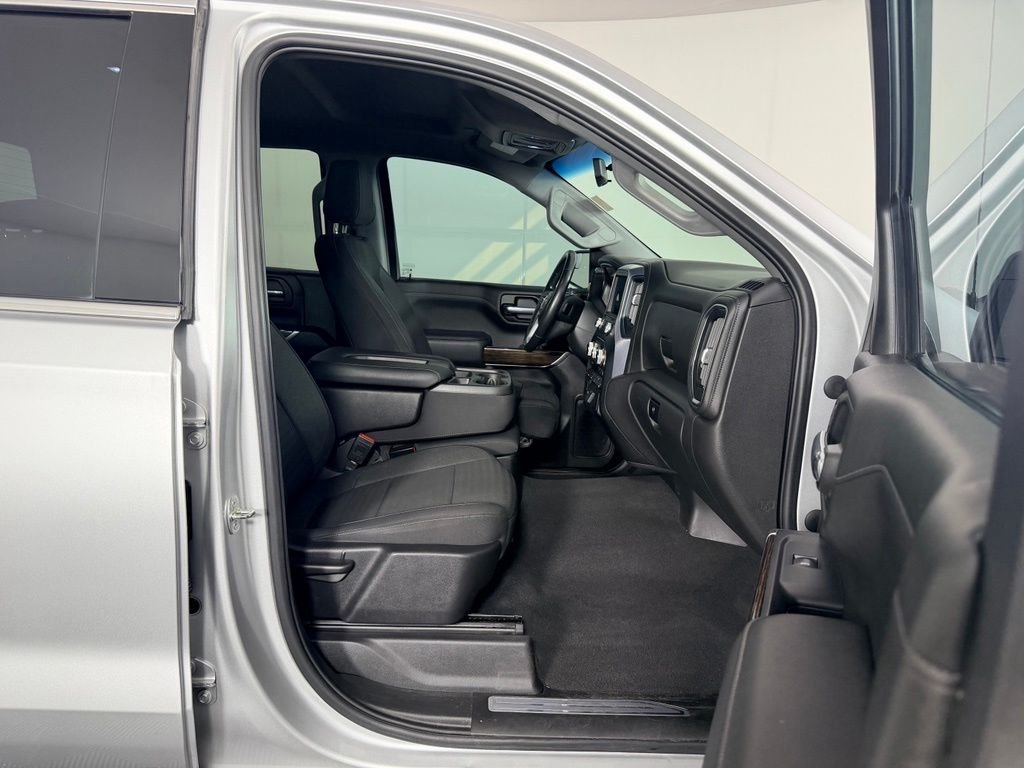 Used 2021 Silver GMC SLE image 33