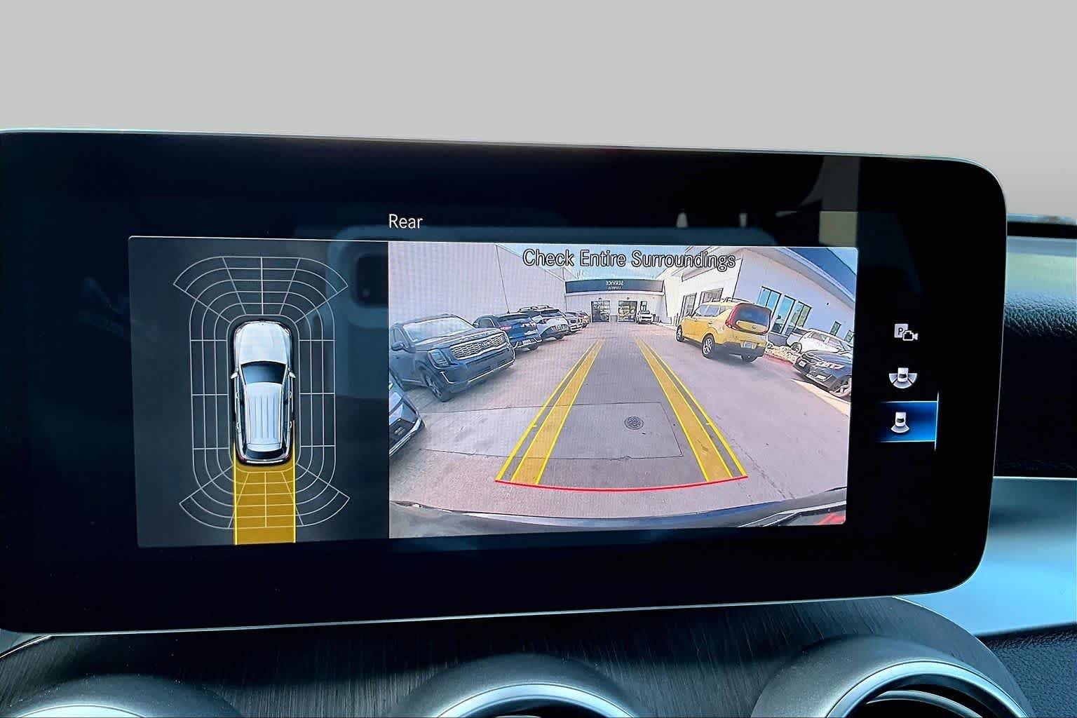 Used 2022  Mercedes-Benz GLC 300 image 28